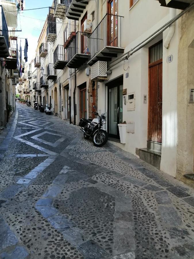 Una Stanza A Cefalu Luaran gambar