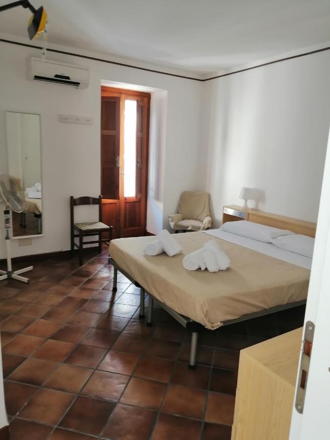 Una Stanza A Cefalu Luaran gambar